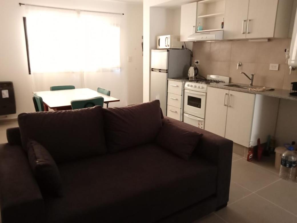 Departamento Calle Mendoza Albus -Acceso Rapido Ruta 22 General Roca Buitenkant foto
